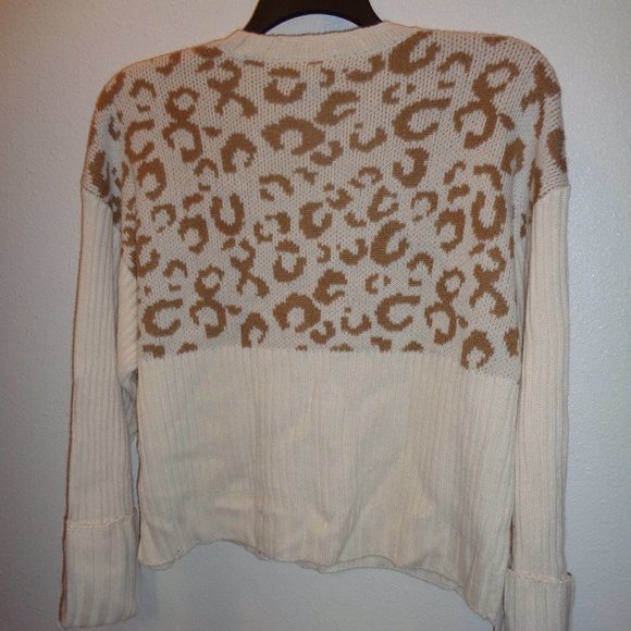 Nine West Cheetah Sweater Size Large NWT - Picture 7 of 10